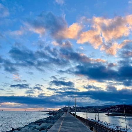 Casa Vacanza A 100 Metri Dal Mare Imperia Εξωτερικό φωτογραφία