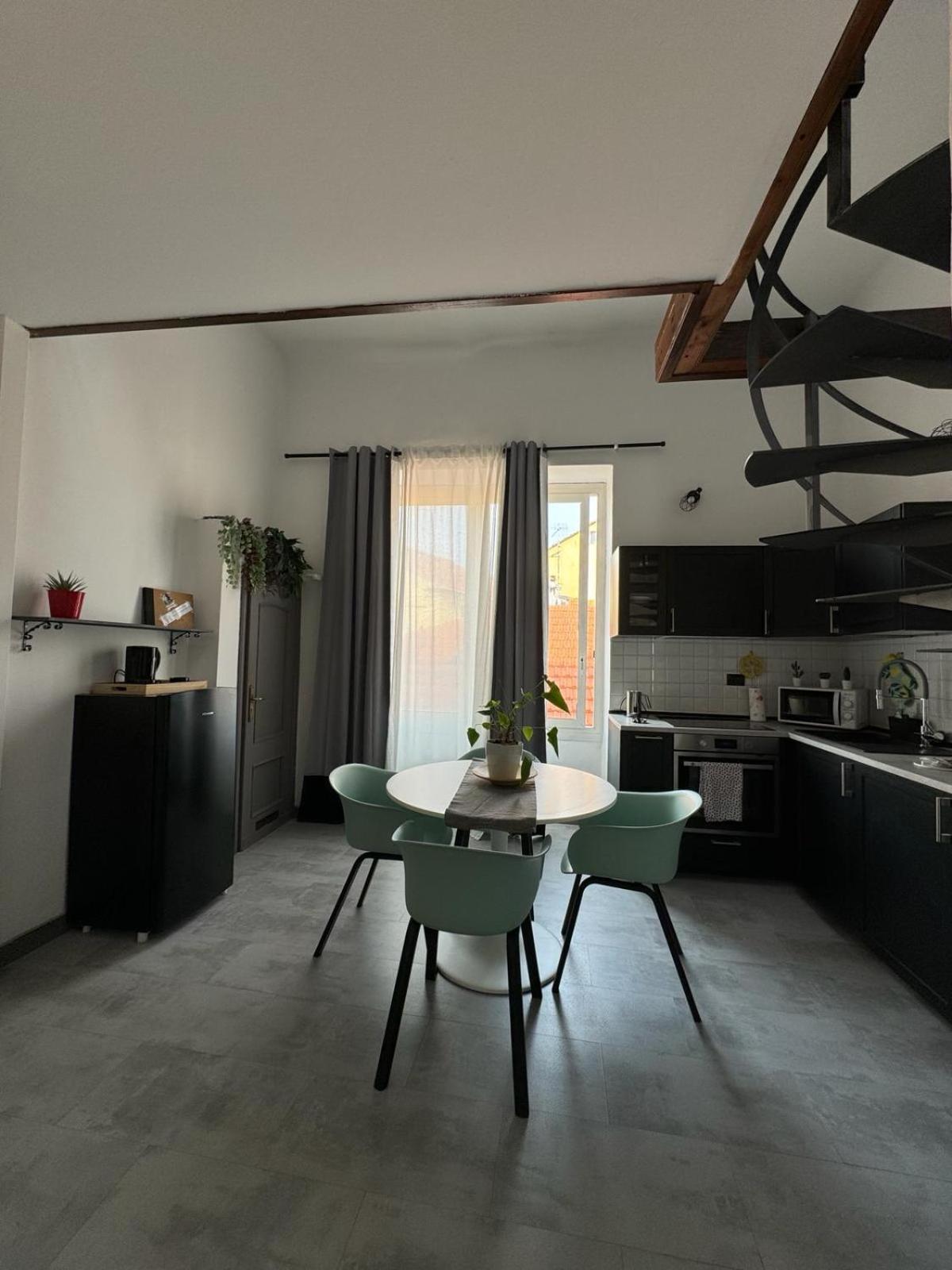 Casa Vacanza A 100 Metri Dal Mare Imperia Εξωτερικό φωτογραφία