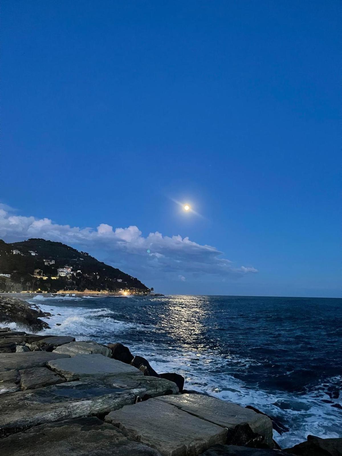 Casa Vacanza A 100 Metri Dal Mare Imperia Εξωτερικό φωτογραφία